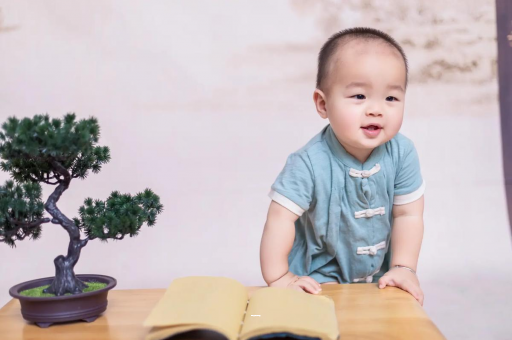 供卵助孕联系方式宝宝多大可以吃辅食